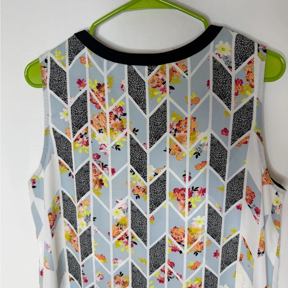 CAbi Multicolor Geometric Floral Sleeveless Lightweight Blouse Size Medium - Picture 8 of 14